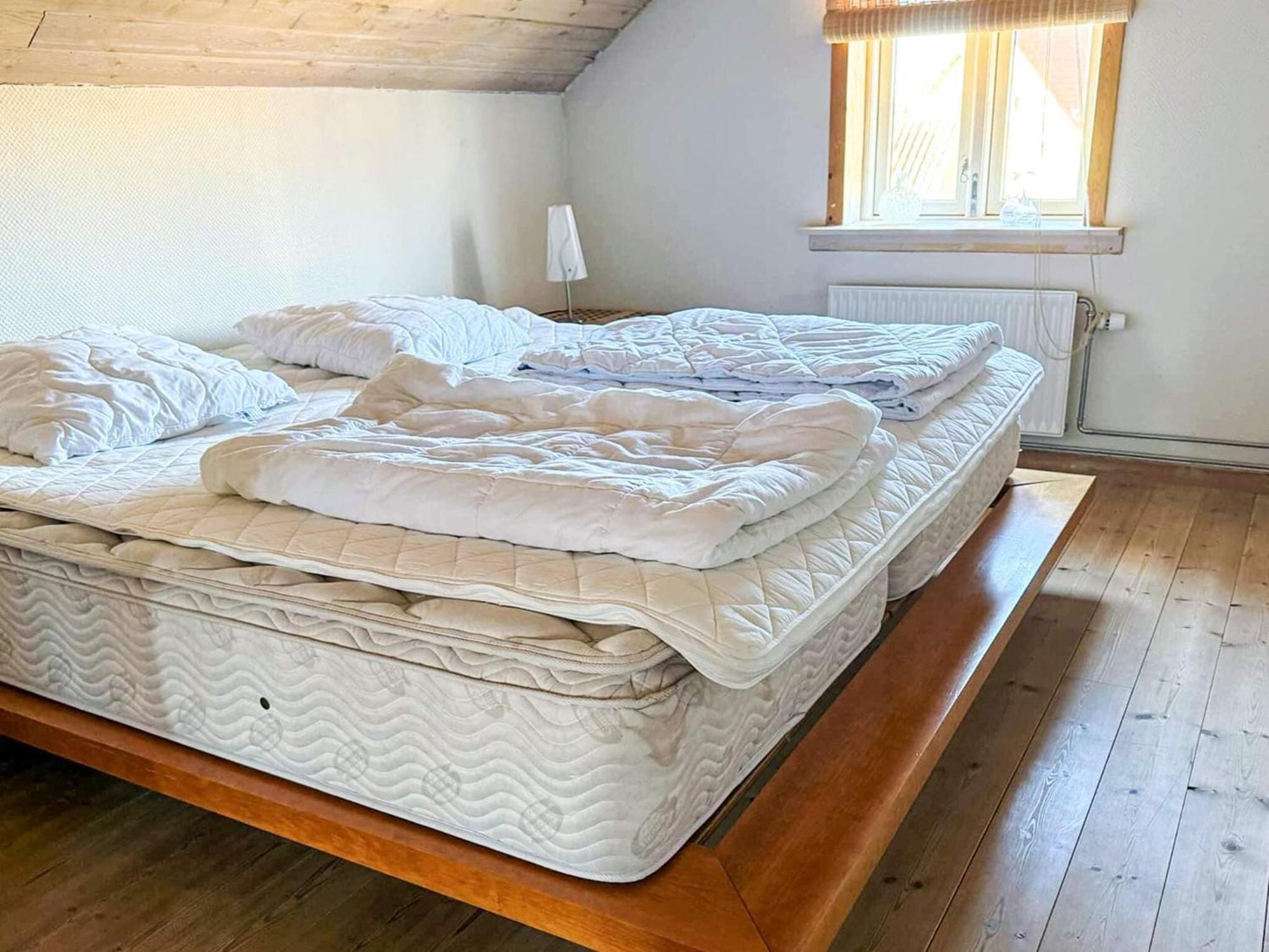 8 Person In *